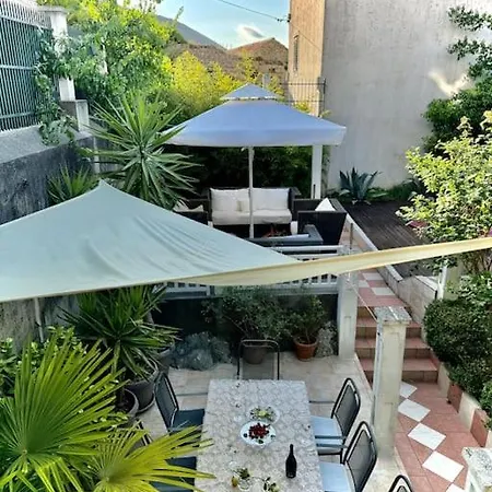 Vila Castri Illius Maris *