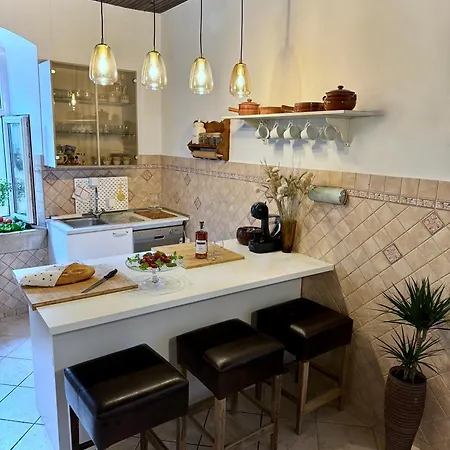 Castri Illius Maris Vila