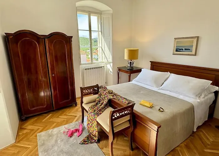 Castri Illius Maris *