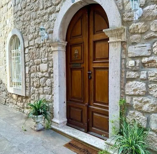 Castri Illius Maris *