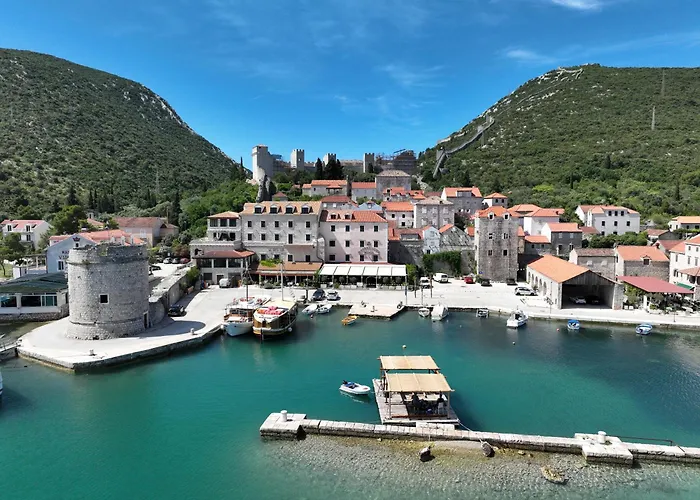 Castri Illius Maris *